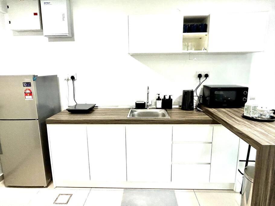 Pinnacle Pj-duplex,projector,free Parking,near Lrt,2-6pax Apartment *