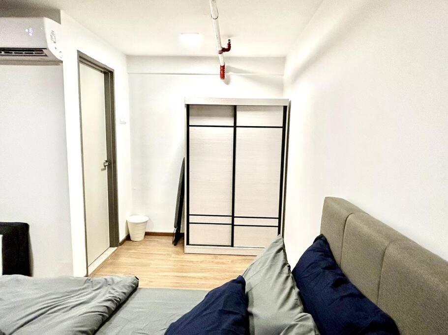 Pinnacle Pj-duplex,projector,free Parking,near Lrt,2-6pax Apartment *