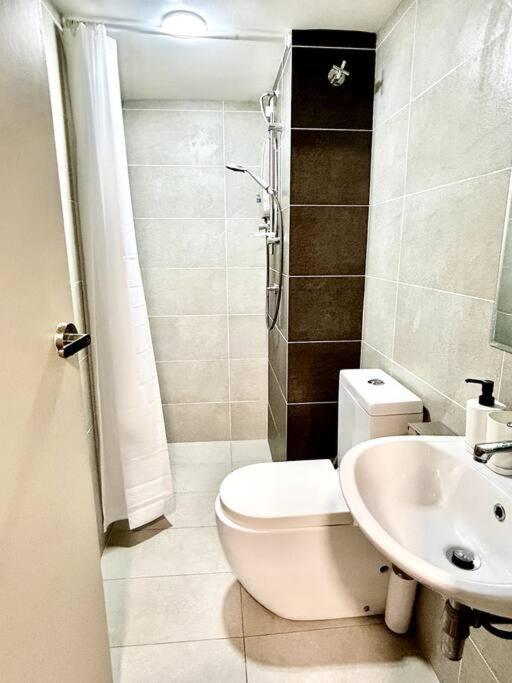 Pinnacle Pj-duplex,projector,free Parking,near Lrt,2-6pax Apartment *