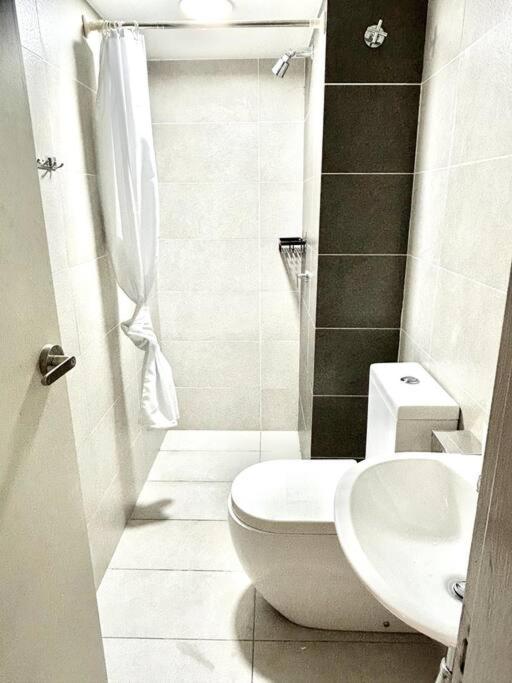 Apartment Pinnacle Pj-duplex,projector,free Parking,near Lrt,2-6pax Petaling Jaya