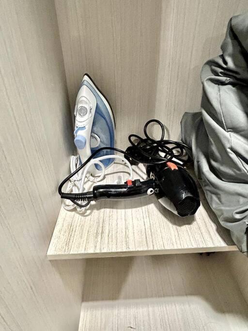 Pinnacle Pj-duplex,projector,free Parking,near Lrt,2-6pax