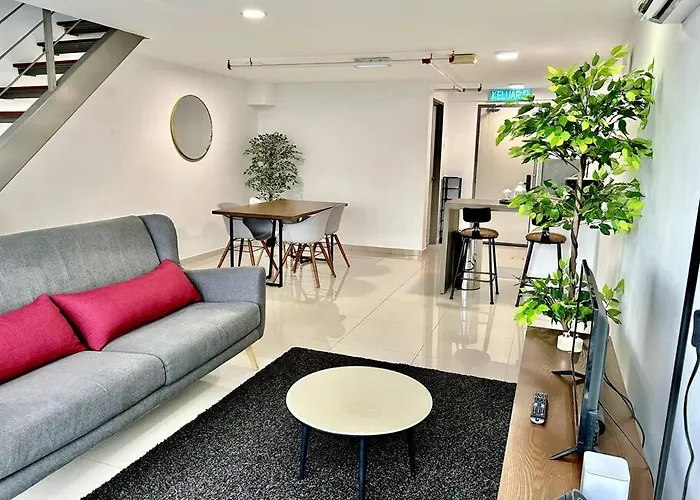 Pinnacle Pj-Duplex,Projector,Free Parking,Near Lrt,2-6Pax