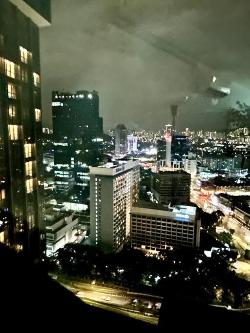 Pinnacle Pj-duplex,projector,free Parking,near Lrt,2-6pax *